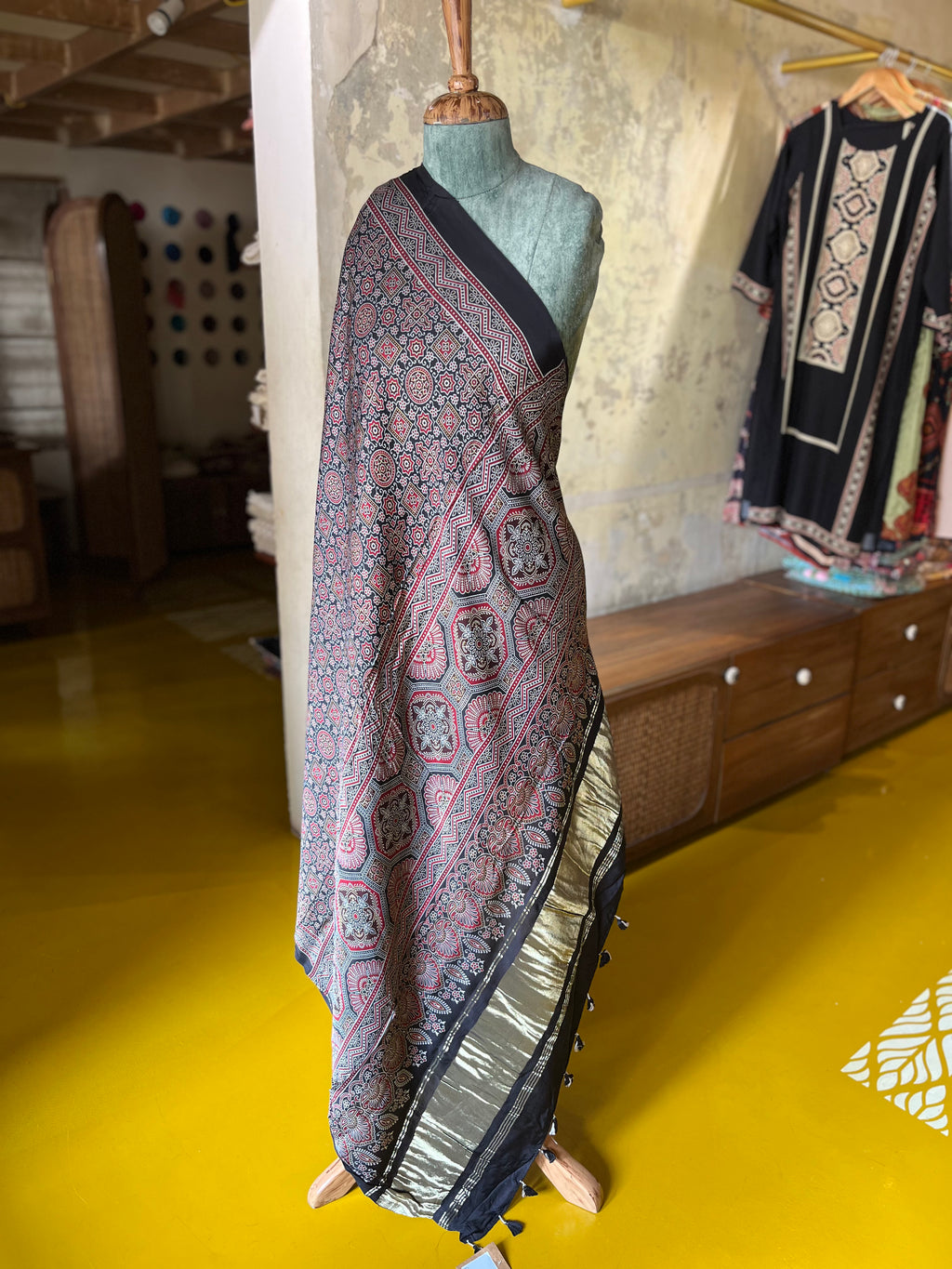 Noir Ajrakh (Silk Border) – Ajrakh Modal Silk Dupatta