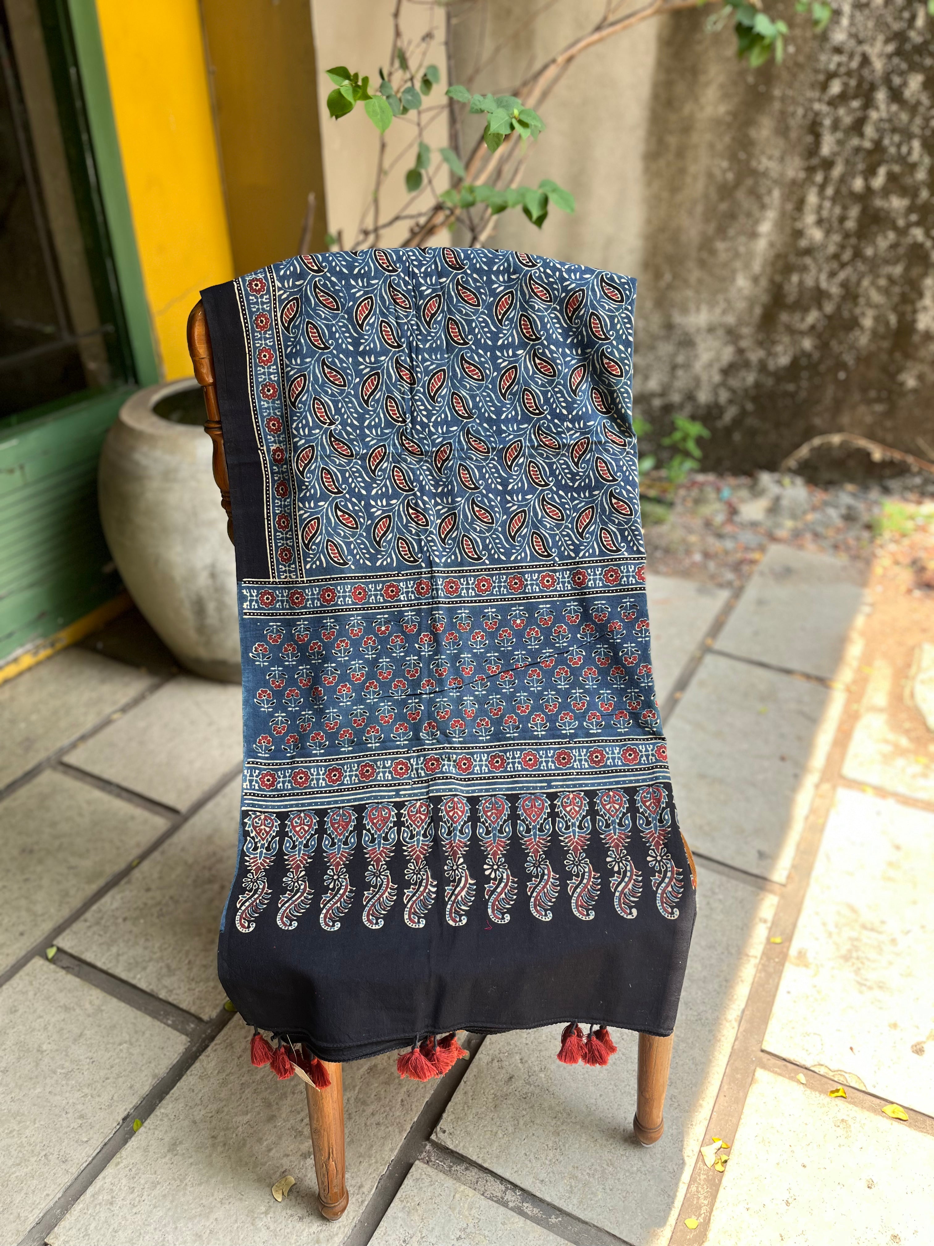 Midnight Paisley – Ajrakh Cotton Dupatta