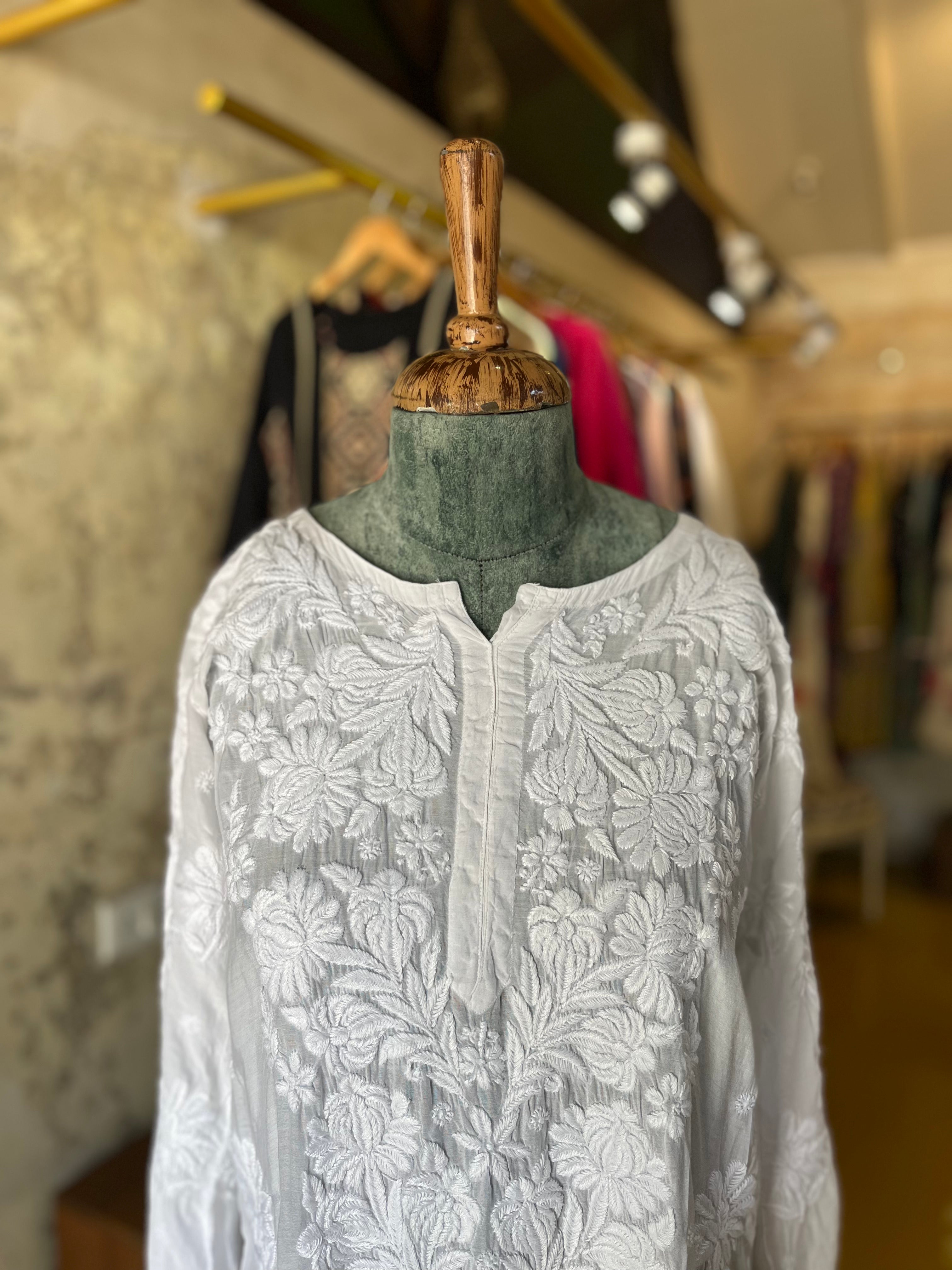 Classic White Bloom – Cotton Embroidered Kurta