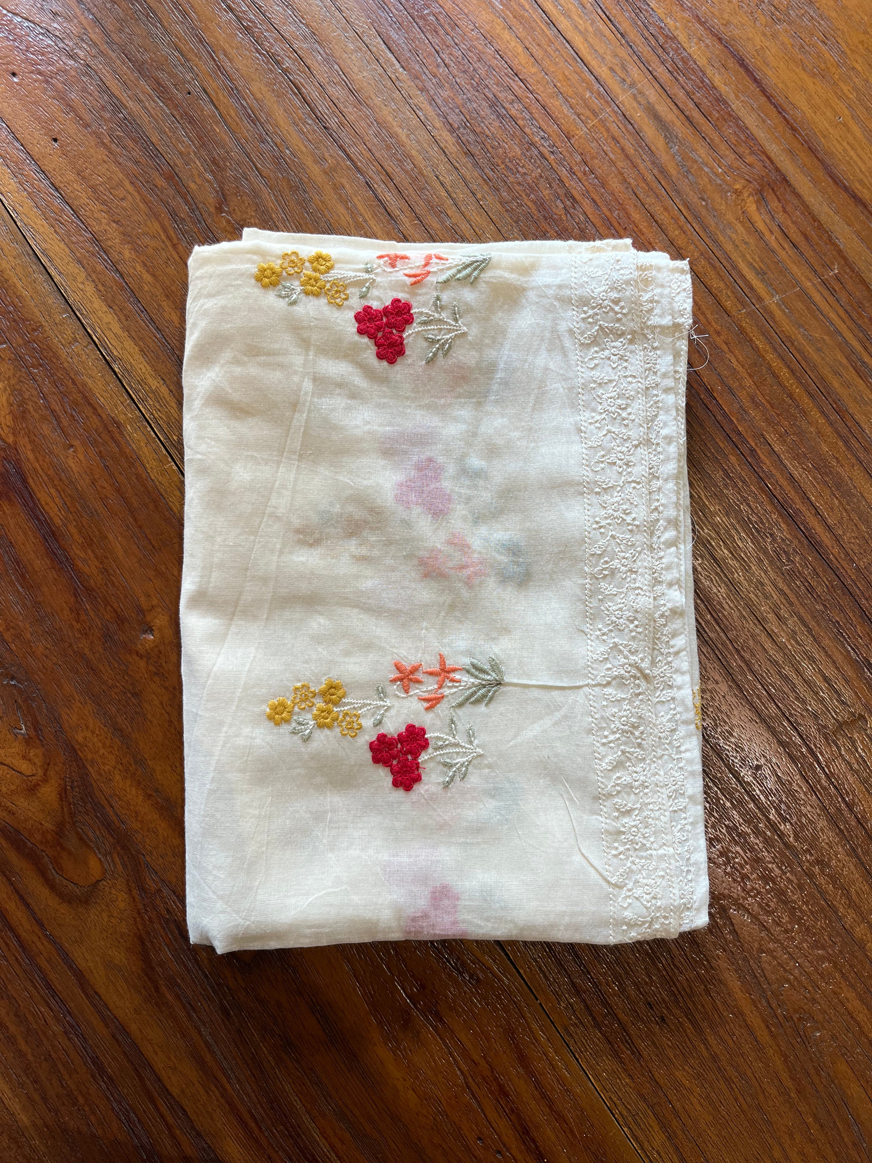Off-White Bloom – Cotton Dyable Dupatta
