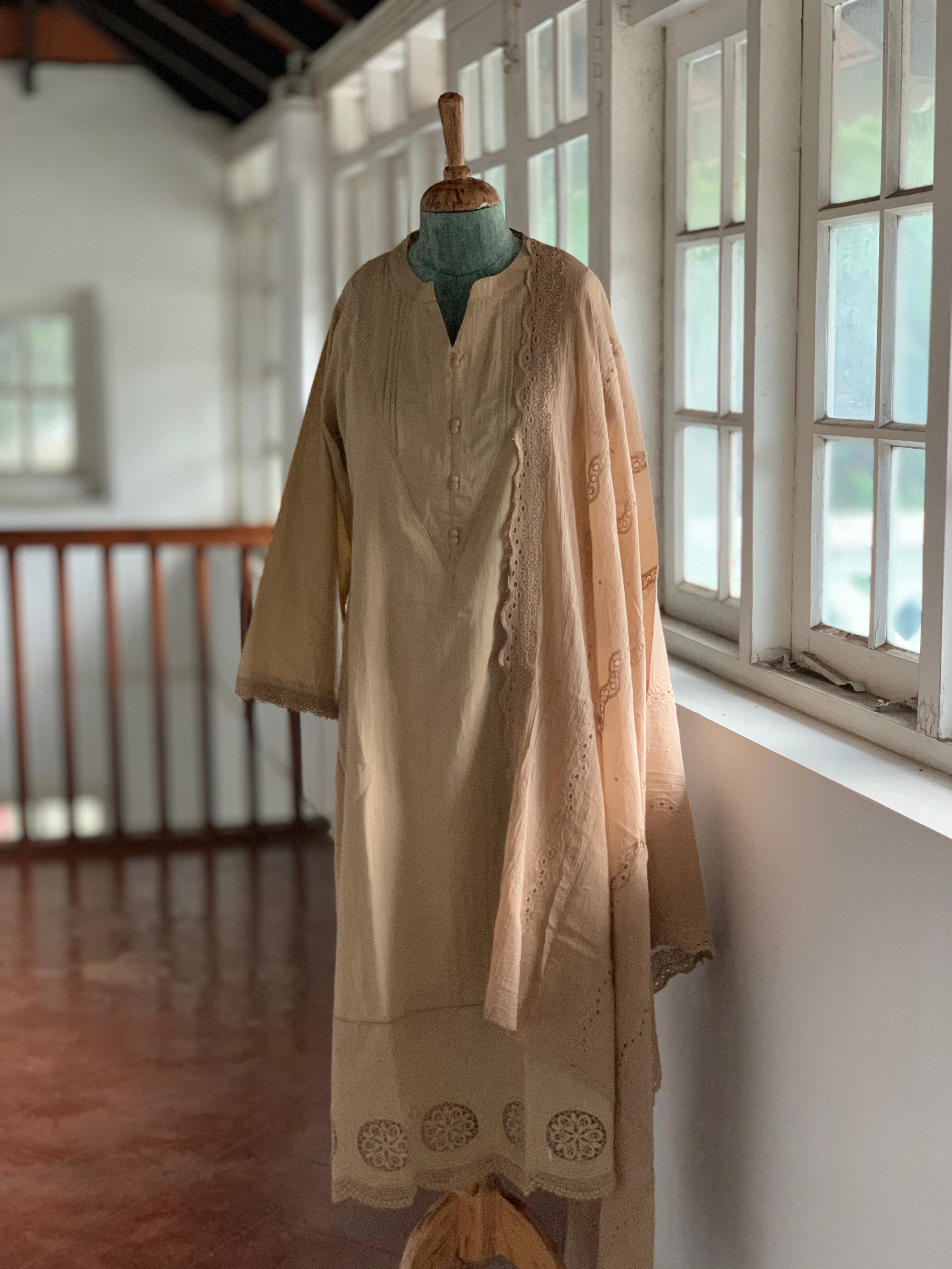 Nooré Ivory Kurta Set